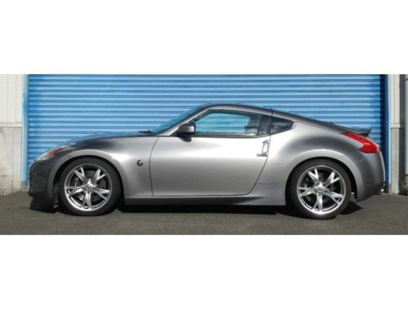 HKS Hipermax R Z34 coilover kit installed on a Nissan 350Z, featuring adjustable suspension components and performance springs.