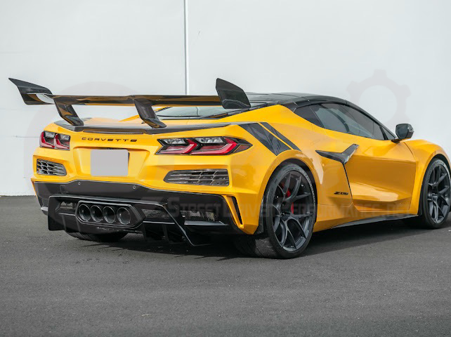 2023-UP CORVETTE C8 Z06 | GLOSSY BLACK REAR BUMPER FINNED DIFFUSER