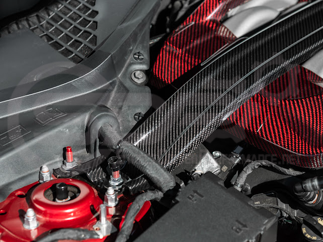 2024-Up Ford Mustang S650 | S650 Dark Horse Style CARBON FIBER Engine Strut Brace Balance Tower Bar