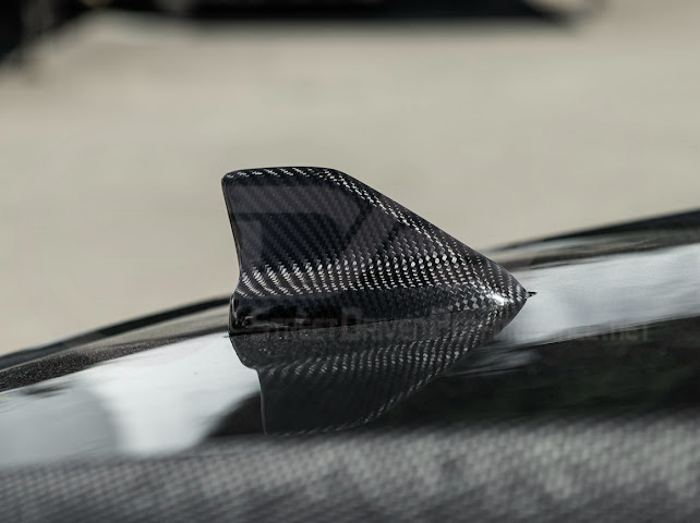 2024-Up Ford Mustang S650 | Carbon Fiber Tape-On Roof Shark Fin Antenna Cover