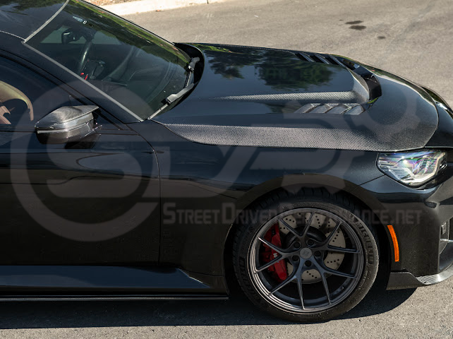 2023-Up BMW G87 M2 | V Style CARBON FIBER Front Vented Heat Extraction Hood
