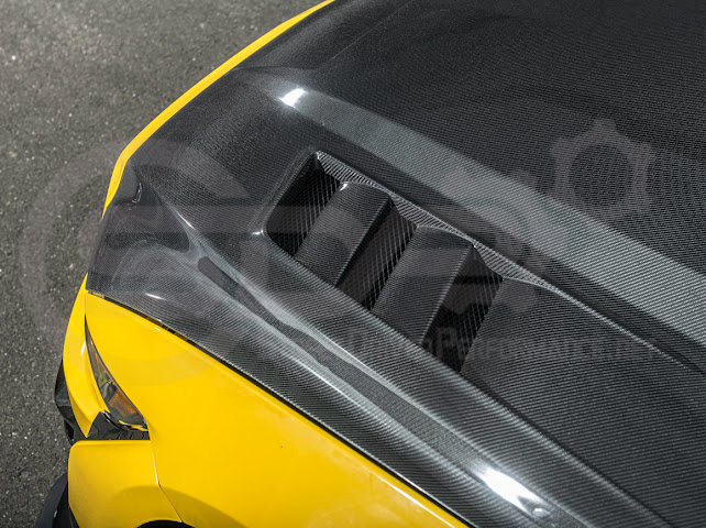 2015-2017 FORD MUSTANG S550 | TERMINATOR STYLE CARBON FIBER FRONT AIR VENTED HOOD