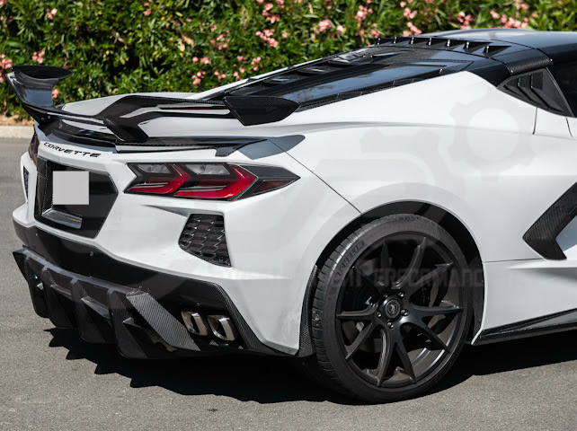 2020-Up Chevrolet Corvette C8 | Dry Carbon Fiber Rear Tail Light Side Trim Bezel Cover Pair