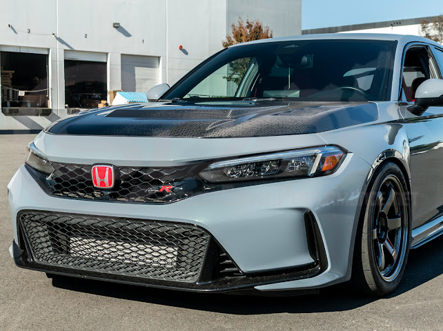 2023-UP HONDA CIVIC FL5 TYPE-R | JDM VARIS STYLE CARBON FIBER FRONT VENTED HOOD