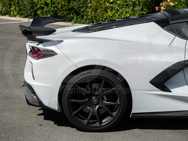 2020-Up Chevrolet Corvette C8 | Dry Carbon Fiber Rear Tail Light Side Trim Bezel Cover Pair