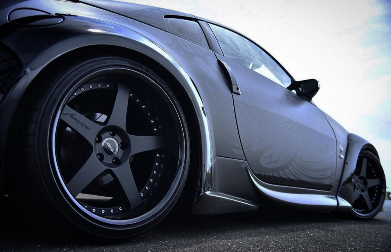 VeilSide 2003-2008 Nissan 350Z Z33 TOKYO DRIFT Wide Body Model 20" FORGED Wheels 4 Pieces Set in Matte Black Front 20x9J Tire 255/30-20; Rear 20x12.5J Tire 325/25-20