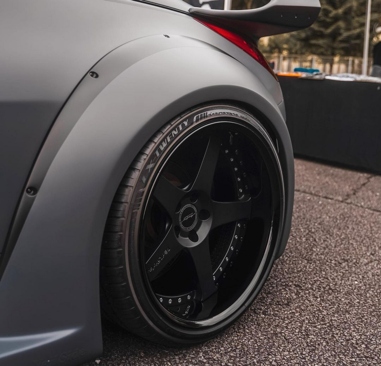 VeilSide 2003-2008 Nissan 350Z Z33 TOKYO DRIFT Wide Body Model 20" FORGED Wheels 4 Pieces Set in Matte Black Front 20x9J Tire 255/30-20; Rear 20x12.5J Tire 325/25-20