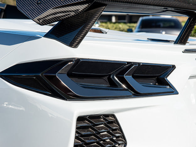 2020+ CHEVROLET CORVETTE C8 | DARK TINTED REAR LIGHT COVER