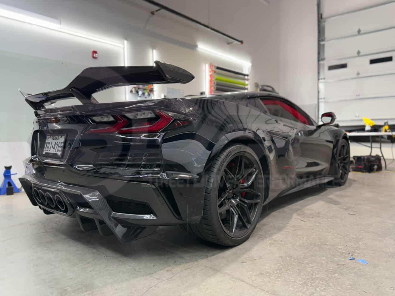 2023-UP CHEVROLET CORVETTE C8 Z06 | SDP PERFORMANCE PACKAGE CARBON FIBER REAR BUMPER FINNED DIFFUSER