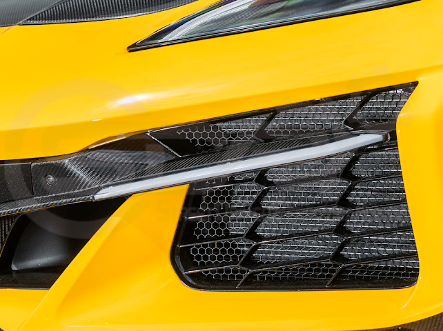 2023+ CHEVROLET CORVETTE C8 E-RAY & Z06 | FACTORY OEM STYLE GLOSSY BLACK FRONT RADIATOR MESH GRILLE GUARD