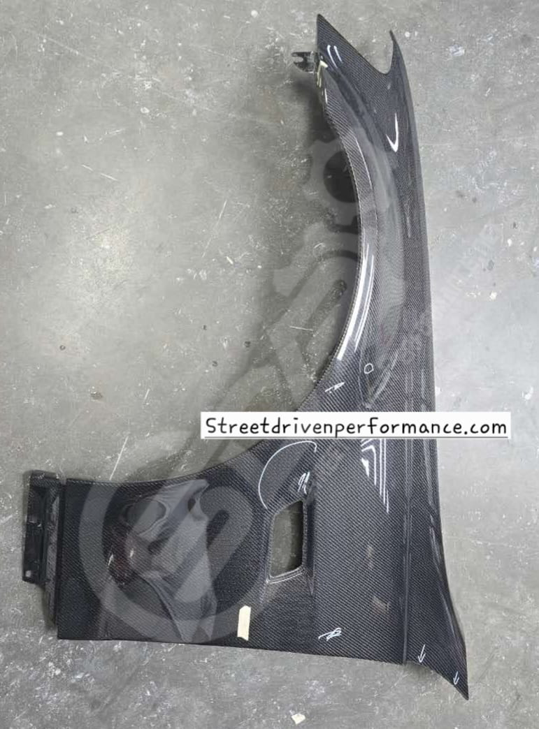 2008-2009 PONTIAC G8 | FACTORY STYLE CARBON FIBER SIDE FENDERS PAIR