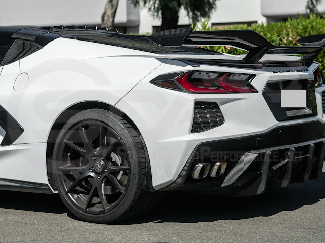 2020-Up Chevrolet Corvette C8 | Dry Carbon Fiber Rear Tail Light Side Trim Bezel Cover Pair