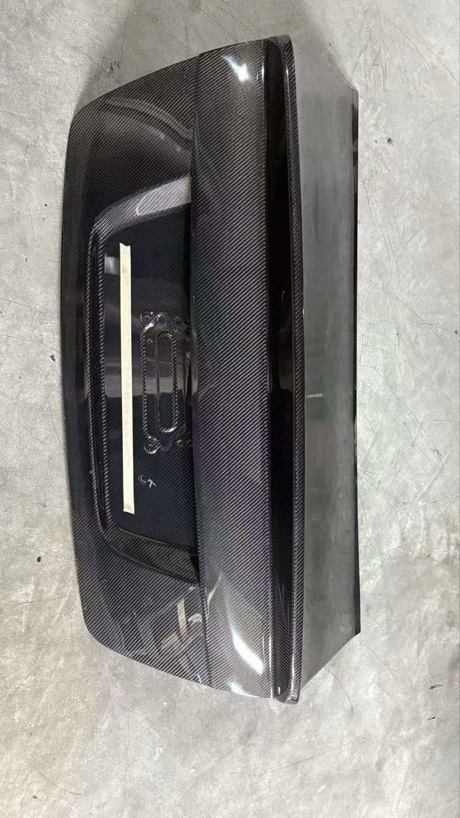 2008-2009 PONTIAC G8 CARBON FIBER REAR TRUNK LID WITH INTEGRATED SPOILER