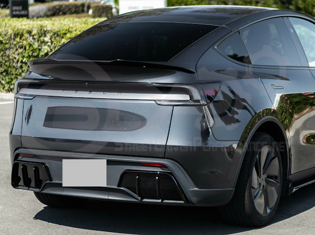 2025-Up Tesla Model Y | Fast Style Glossy Black Rear Bumper Finned Diffuser