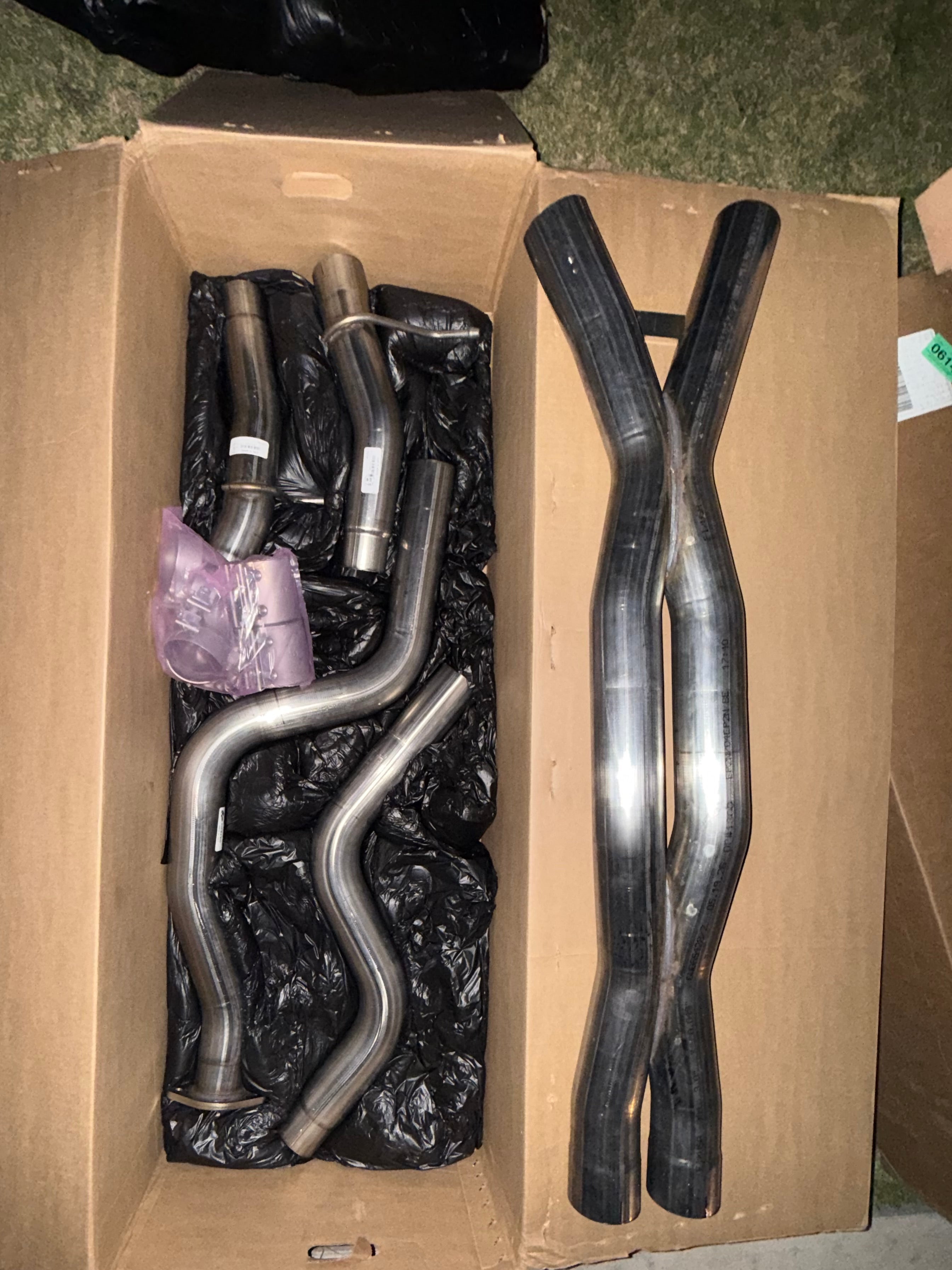 Brand New Open Box – CORSA Performance Double X-Pipe Exhaust | Cadillac CT5-V Blackwing | Part #COR-21321