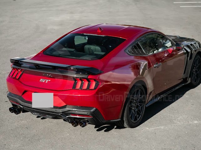 2024-UP FORD MUSTANG | DARKHORSE STYLE GLOSSY BLACK REAR TRUNK LID GURNEY FLAP WICKERBILL WING SPOILER