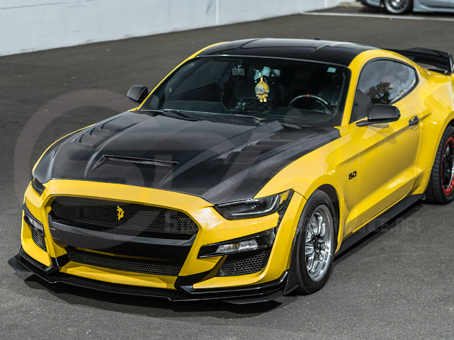 2015-2017 FORD MUSTANG S550 | TERMINATOR STYLE CARBON FIBER FRONT AIR VENTED HOOD
