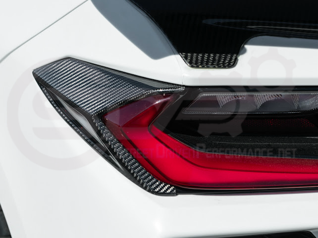 2020-Up Chevrolet Corvette C8 | Dry Carbon Fiber Rear Tail Light Side Trim Bezel Cover Pair