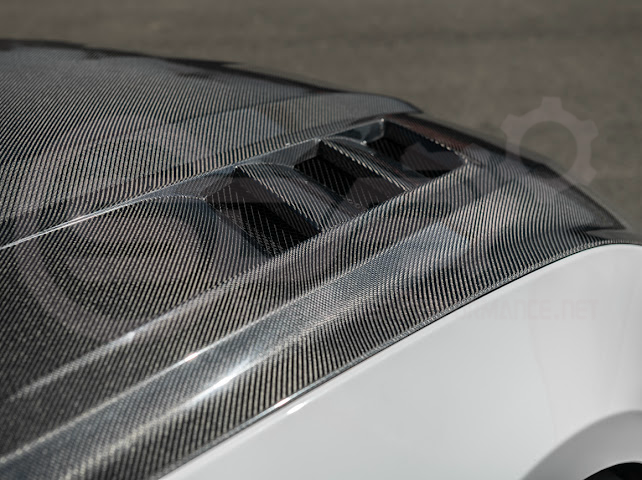 2018-2023 FORD MUSTANG S550 | TERMINATOR STYLE CARBON FIBER FRONT AIR VENTED HOOD