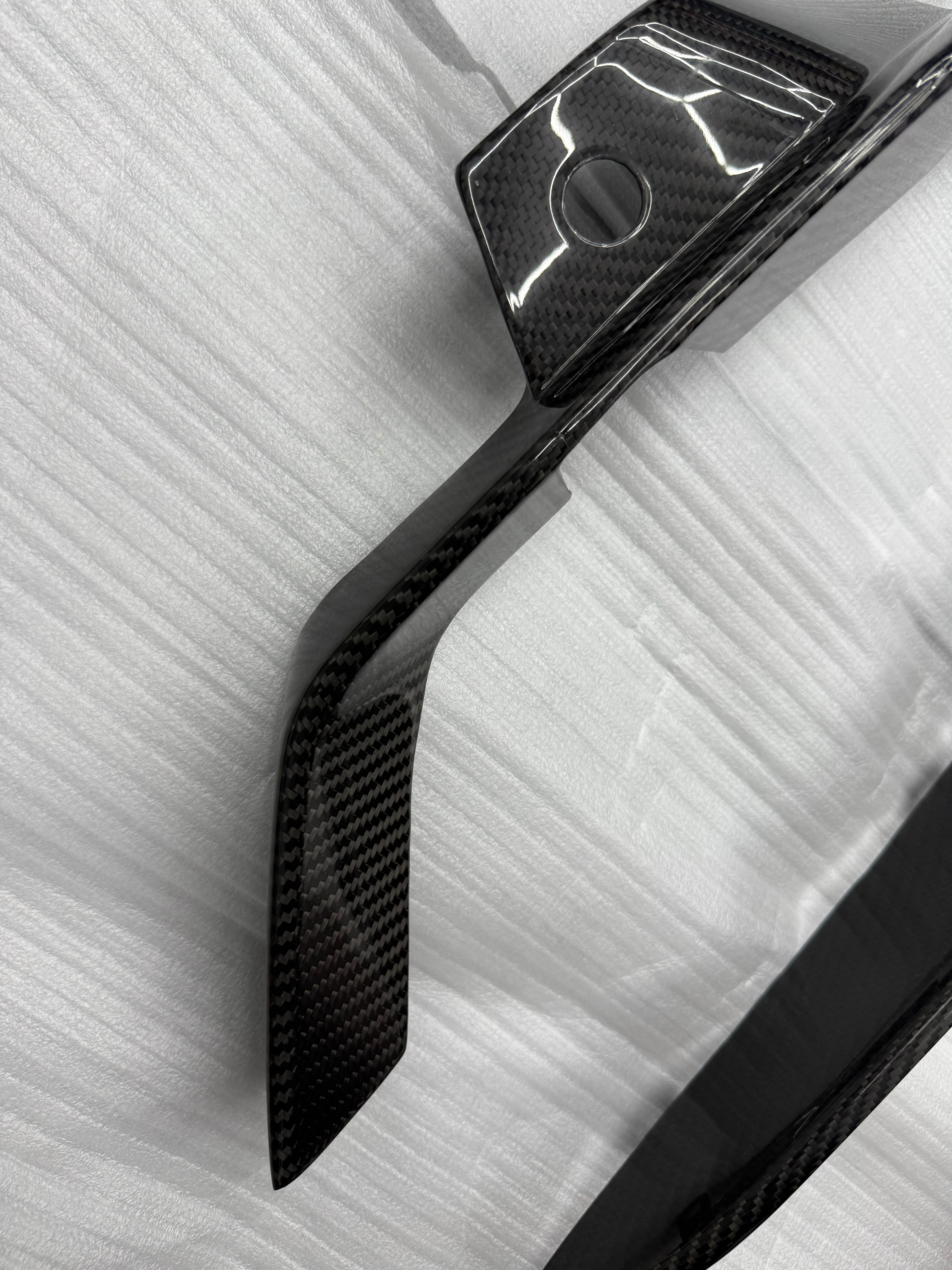 *IMPERFECTION/ DISCOUNTED* 2023+ CHEVROLET CORVETTE C8 Z06 CARBON FIBER FRONT BUMPER GRILLE INSERT