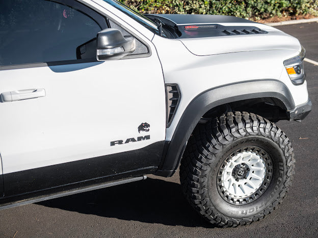 2019-UP RAM 1500 TRX CARBON FIBER SIDE DOOR FENDER VENT TRIM
