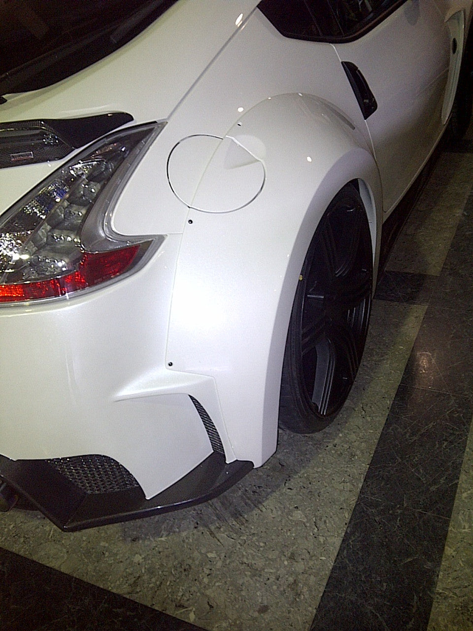 VeilSide 2009-2023 Nissan 370Z Ver. I Model Carbon Rear Over Fenders (CFRP) Pair
