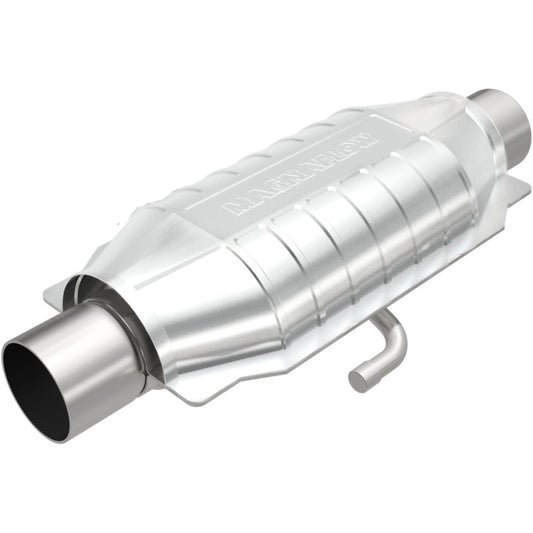 MagnaFlow universal catalytic converter with 2.25-inch inlet and outlet, oval shape, for vehicle exhaust systems.