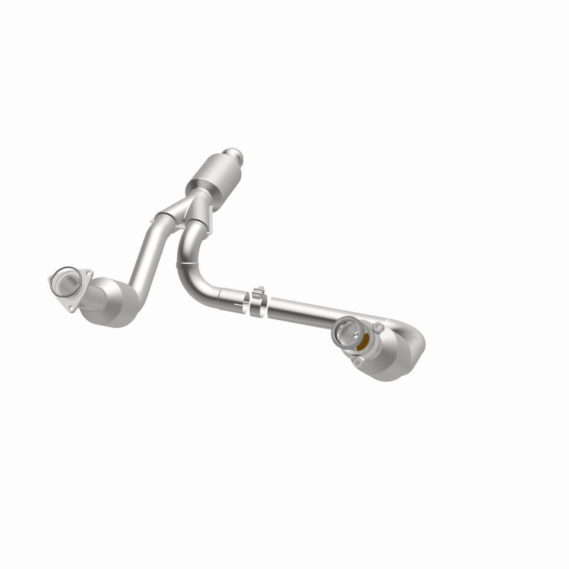 MagnaFlow 14-15 Chevrolet Silverado 1500 Underbody 4.3L / 5.3L Direct-Fit Catalytic Converter