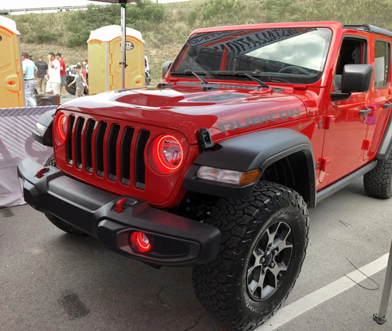 Oracle Lighting LED surface mount fog light halo kit with colorSHIFT for Jeep Wrangler JL and Gladiator JT, featuring vibrant halo rings.