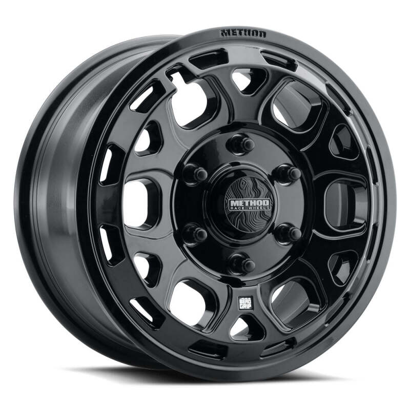 Method MR416 cast wheel in gloss black, 15x7 size, 6x5.5 bolt pattern, 74mm offset, 78.30mm hub bore, displayed on vehicle.