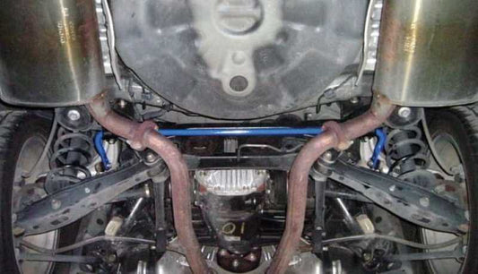 Cusco Sway 18mm rear sway bar for JZS161 GS400, lightweight suspension upgrade, black metal bar with mounting brackets.