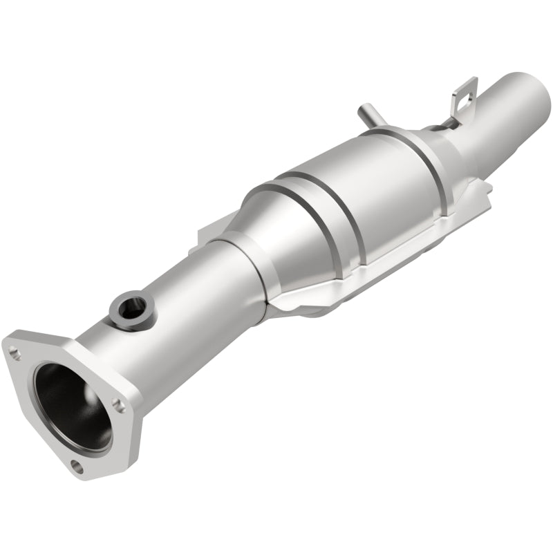 MagnaFlow Direct Fit Catalytic Converter 95 Volkswagen Golf 2.8L