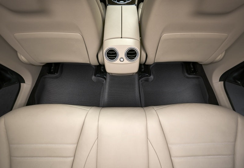 3D MAXpider black rubber floor mats for 2022-2024 Jeep Grand Cherokee Wl 7-seat Kagu model, showing textured surface and tailored fit.