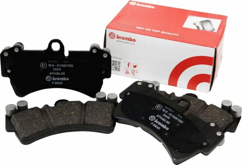 Brembo OE rear brake pads for Ford Explorer and Mercury Mountaineer, premium NAO ceramic OE equivalent brake pad set.