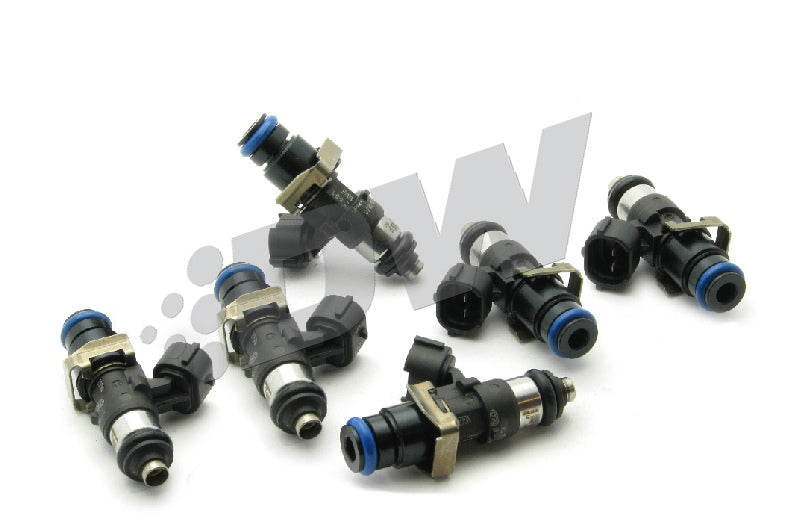 DeatschWerks 2200cc fuel injector set for Nissan GTR VR38DETT and Infiniti G35 G37 6-cylinder engine, six injectors included.