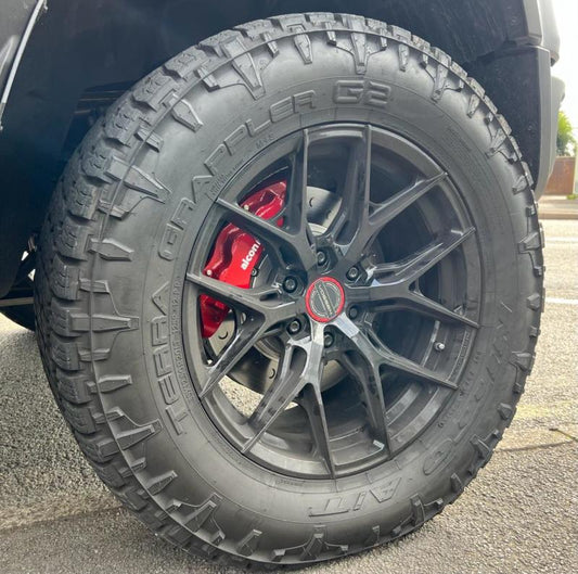 Alcon 2021+ RAM TRX big brake kit with red 376x42mm rotors and 6-piston front calipers for enhanced stopping power.